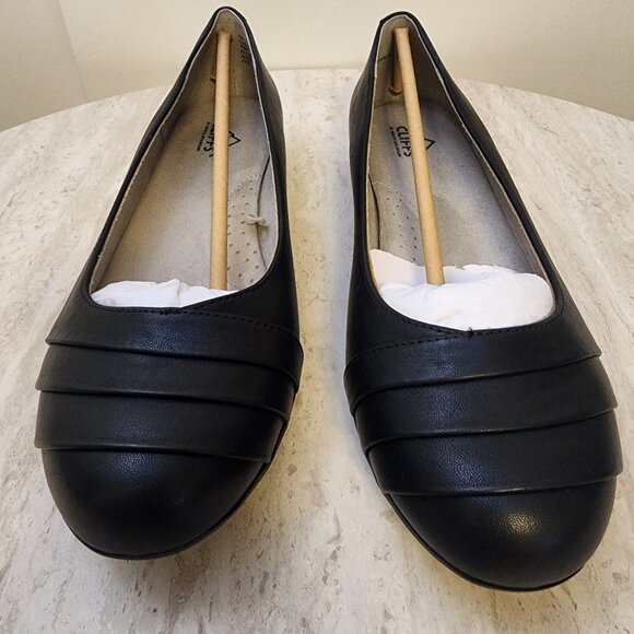 Cliffs by WHITE MOUNTAIN Shoes - Cliffs by White Mountain Women Black Burnished Smooth 10W - A031